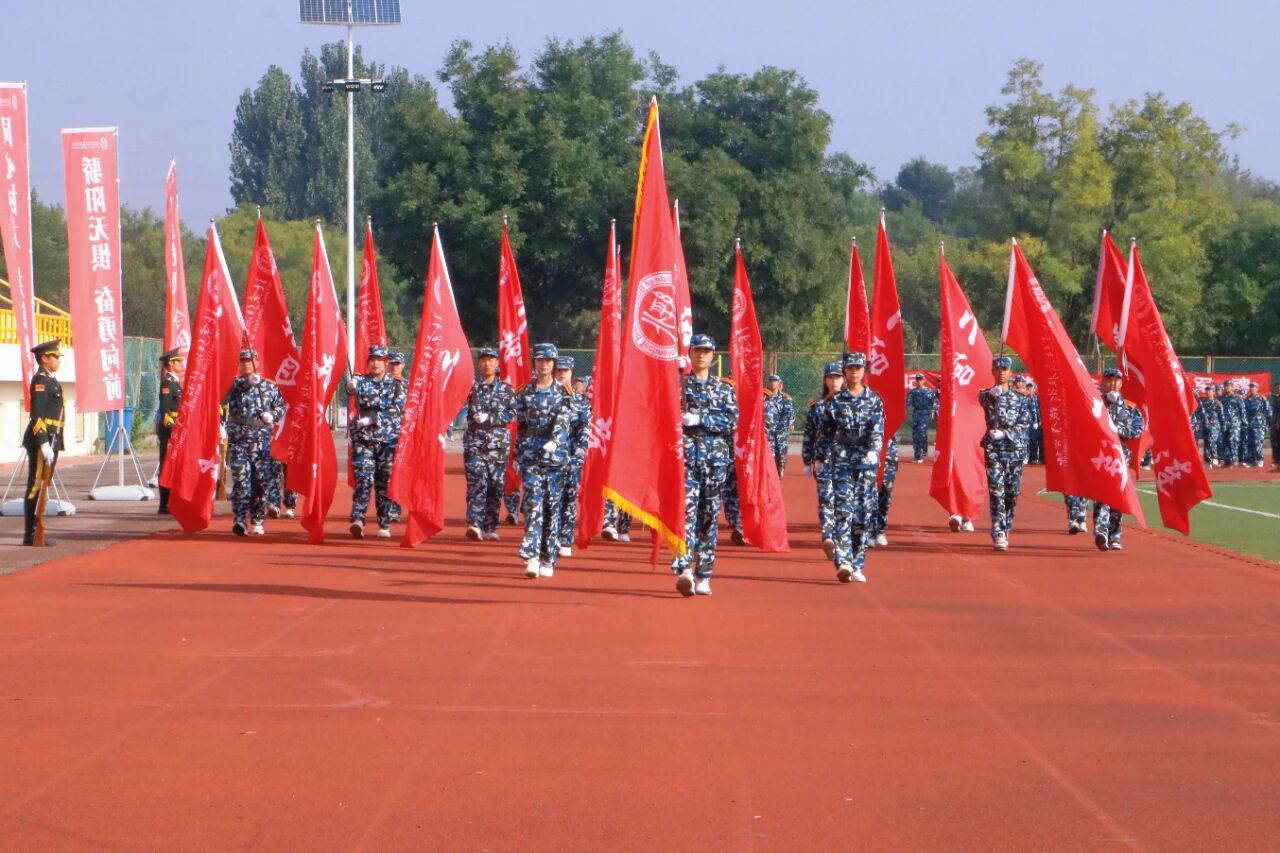 beat365唯一官方网站隆重举办2025年学生军训闭营仪式