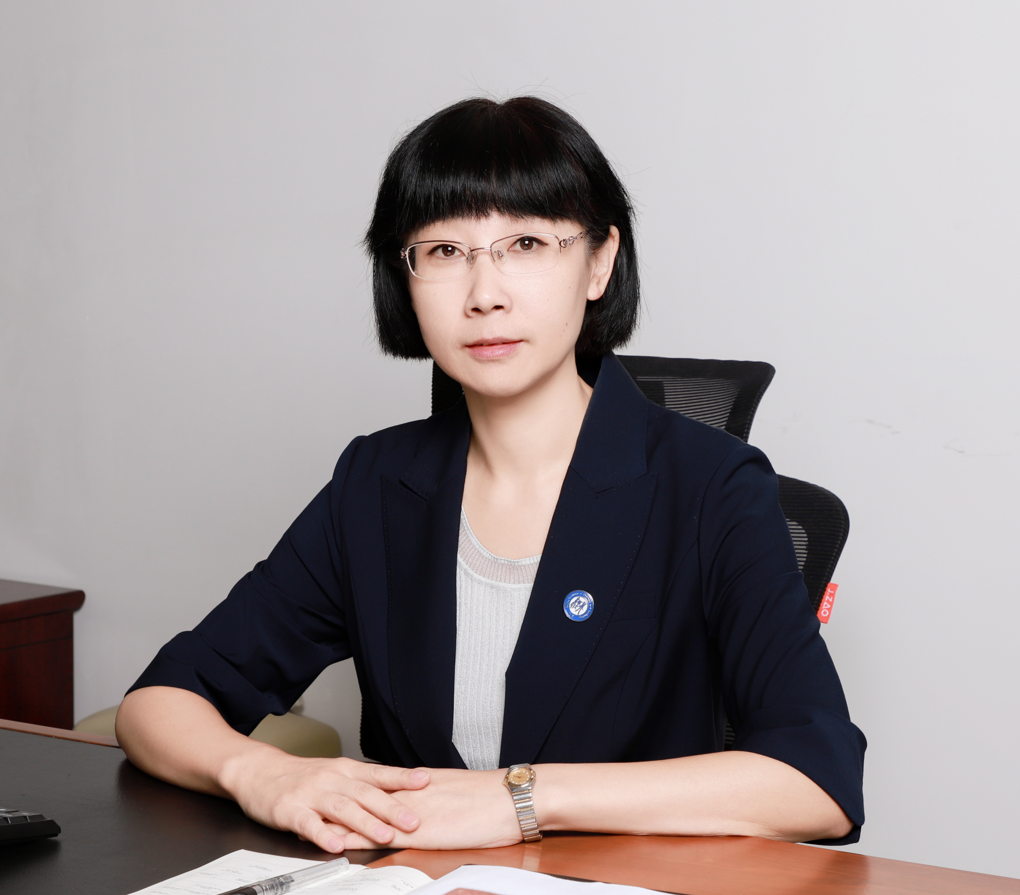 院长助理 李冬雪